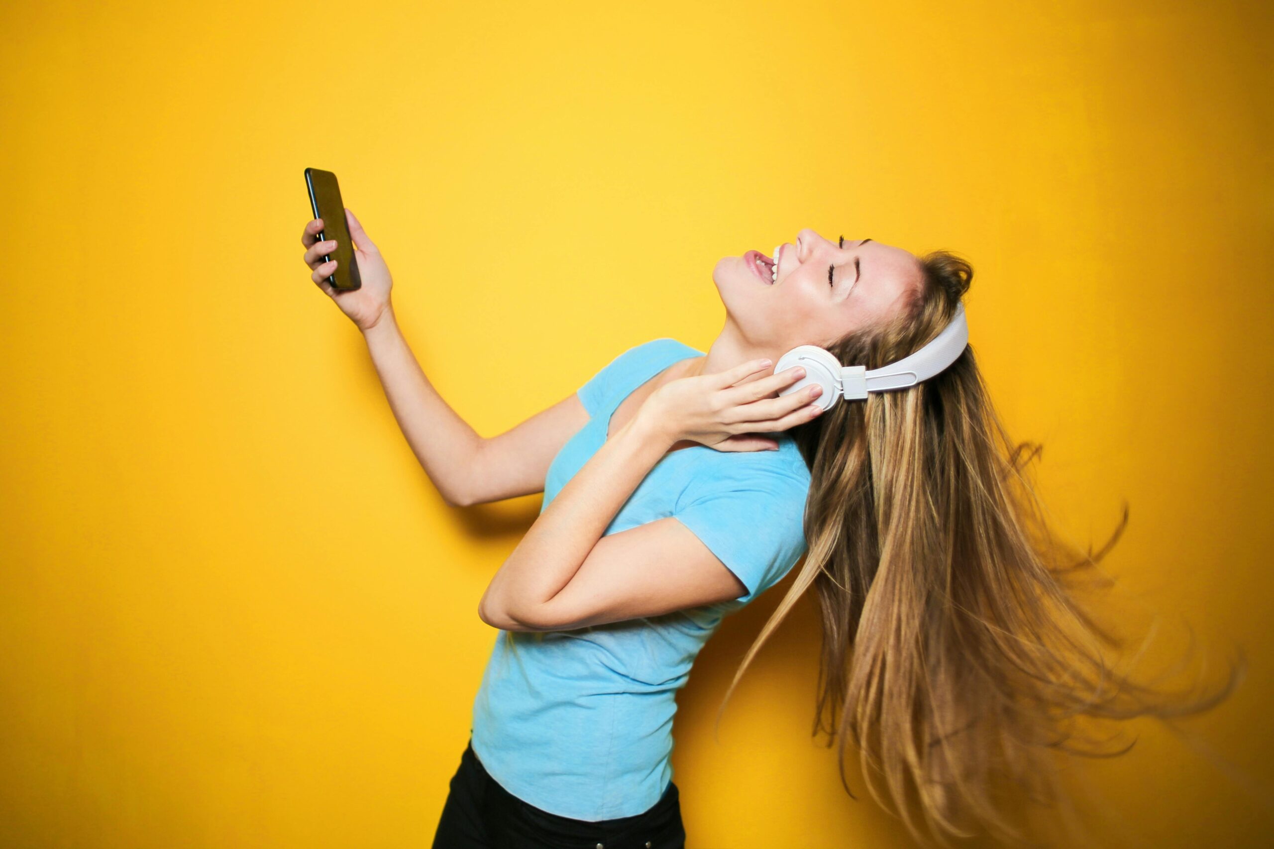 A música e as emoções: Como o que ouvimos nos afeta