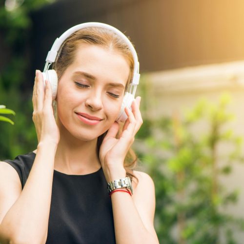 Como a Ciência Explica o Poder da Música no Cérebro Humano